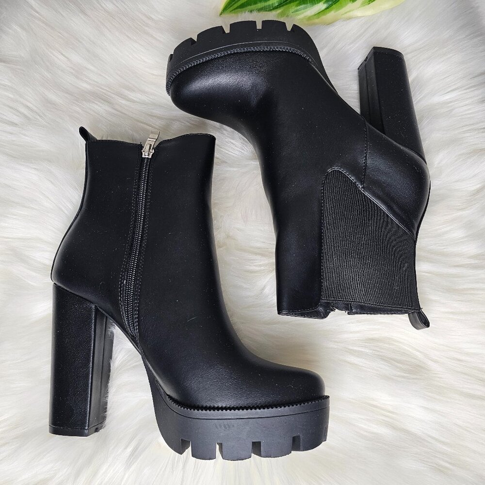 Fashion Nova No More Games Chunky Black Ankle Bootie Platform Zip Up Size 8